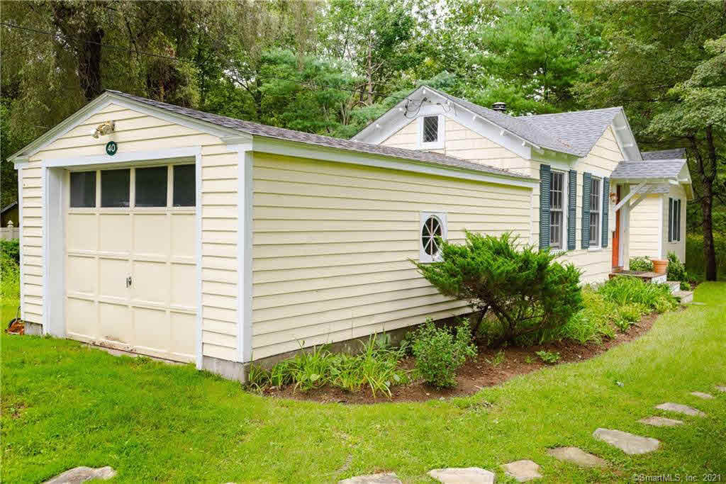 Building photograph for 40 FURNACE ROAD